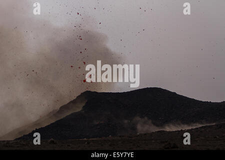 Sizilien, Italien. 7. August 2014. Die kontinuierliche Ausbruch des Ätna Credit: Wead/Alamy leben Nachrichten Stockfoto