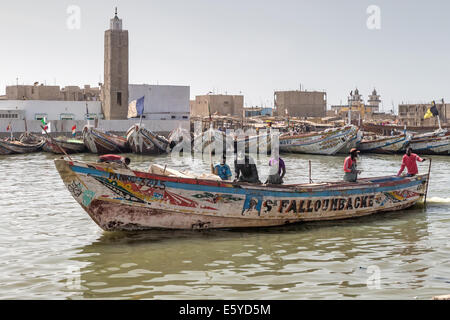 Fischerboote, Piroque, Langue de Barbarie, St Louis, Senegal Stockfoto