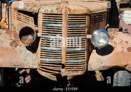 Rostigen alten Bedford LKW, Wakefield, Nelson, Südinsel, Neuseeland Stockfoto