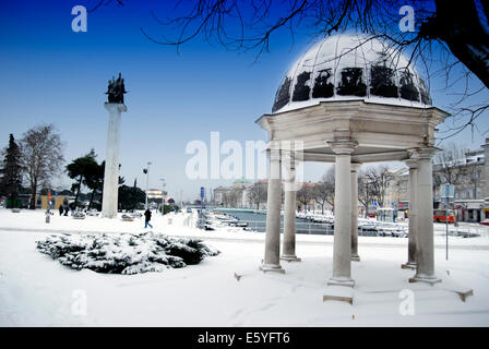 Schnee an der Brücke in Rijeka, Kroatien Stockfoto