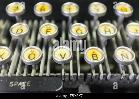 Close-up gestaltet der alten Schreibmaschine Schlüssel Stockfoto