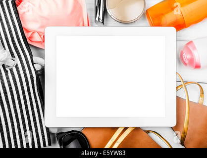 TabletPC und Strandleben Elemente noch Stockfoto