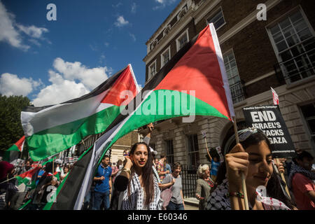 London: Zehntausende Masse März aus Protest gegen Gaza-Angriffe Stockfoto