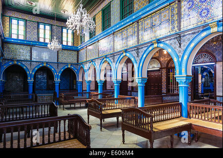 Afrika, Nordafrika, Maghreb, Süden Tunesien, Insel Djerba. Governorat von Medenine. Erriadh. Hara Sghira. Die jüdische Synagoge Ghriba. Stockfoto