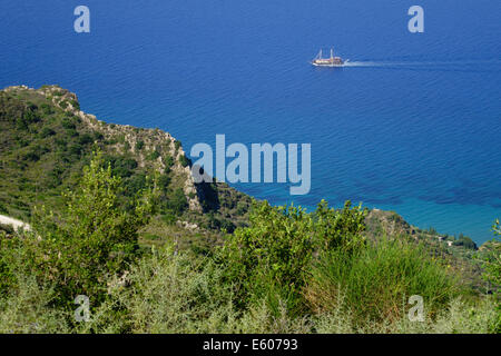 Zakynthos, Griechenland - Blick vom Gipfel des Mt Skopos auf der Halbinsel Vassilikos. Piraten-Stil Urlaub am Meer. Stockfoto