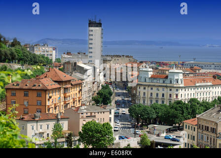 Panoramablick auf die Tito-Platz Gebäude in Rijeka, Kroatien Stockfoto