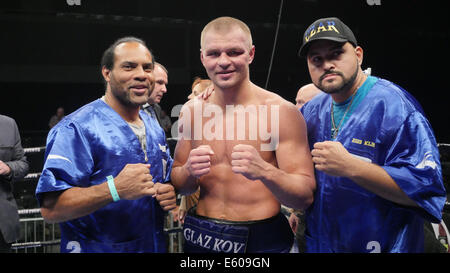 Bethlehem, Pennsylvania, USA. 9. August 2014. VYACHESLAV GLAZKOV feiert nach dem Sieg über DERRIC ROSSY in einem Schwergewichts-Kampf an der Sand-Event-Center im Sands Casino in Bethlehem, Pennsylvania. © Joel Plummer/ZUMA Draht/Alamy Live-Nachrichten Stockfoto