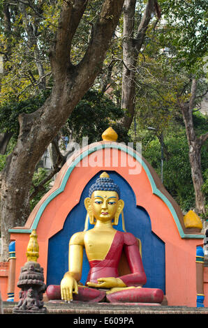 Statue von Buddha am Affentempel Swayambhunath Stupa in Kathmandu, Nepal. Stockfoto