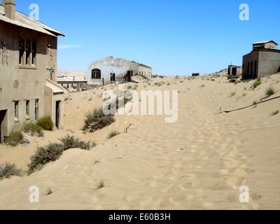 Kolmanskop, eine verlassene Bergbaustadt am Rande des Serrgerbiet, in der Nähe von Lüderitz, Namibia Stockfoto