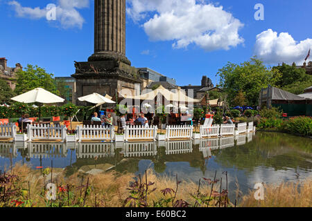Sommer-Café-Bar in St. Andrews Square, Edinburgh, Scotland, UK Stockfoto