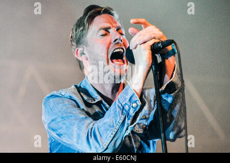 Belfast, Nordirland. 08.09.2014. Ricky Wilson und die Kaiser Chiefs spielen Feile eine Phobail Stockfoto