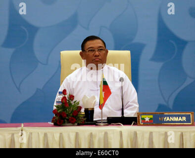 Nay Pyi Taw, Myanmar. 10. August 2014. Myanmar Foreign Minister Wunna Maung Lwin besucht die 4. Ostasien Gipfel (EAS) Außenministertreffen in Myanmar International Convention Center (MICC) in Nay Pyi Taw, Myanmar, 10. August 2014. Bildnachweis: U Aung/Xinhua/Alamy Live-Nachrichten Stockfoto