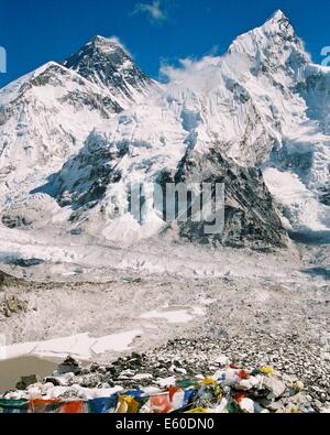 Mount Everest, der höchste Gipfel der Welten an 8885 Masl, wie aus dem Khumbu-Tal, nepalesischen Himalaya gesehen Stockfoto