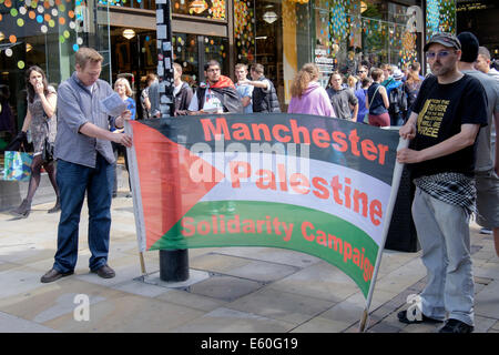 Manchester, UK. 9. August 2014. Manchester Palestine Solidarity Campaign unterstützt die Pro-palästinensischen-Demonstration in der Market Street. Bildnachweis: Realimage/Alamy Live-Nachrichten Stockfoto