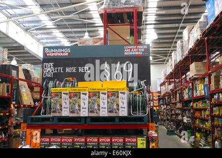 Bunnings Warehouse ist ein nationales Heimwerkerunternehmen im Besitz von Wesfarmers, das Werkzeuge, Holz, Ausrüstung für Bauherren und Hausbesitzer in sydney verkauft Stockfoto