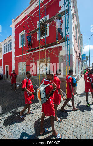 Ureinwohner von Mindelo, die einzige Stadt auf der Insel Sao Vicente im kapverdischen Archipel. West-Afrika. Stockfoto