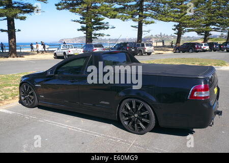 Holden commodore 2 Tür ute mit einem 6 Liter V8 Motor geparkt an einem Sydney Strand, NSW, Australien Stockfoto