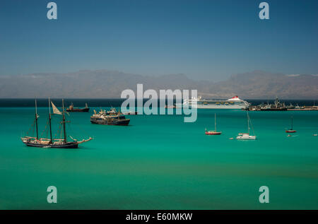 Porto Grande - Mindelo Bay auf der Insel Sao Vicente, Inselgruppe der Kapverden. Stockfoto