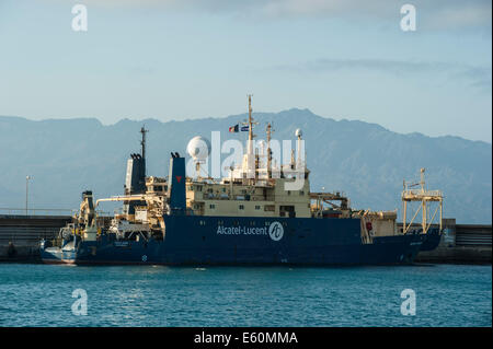 U-Boot-Telekommunikation Kabelschiff in Mindelo Hafen, Insel Sao Vicente, Kap Verde Inseln. Stockfoto