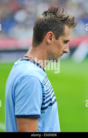 Hannover, Deutschland. 10. August 2014. Roms Miroslav Klose vor der Fußball-Testspiel zwischen Hannover 96 und Lazio Rom in der HDI-Arena in Hannover, 10. August 2014. Foto: Ole Spata/Dpa/Alamy Live-Nachrichten Stockfoto