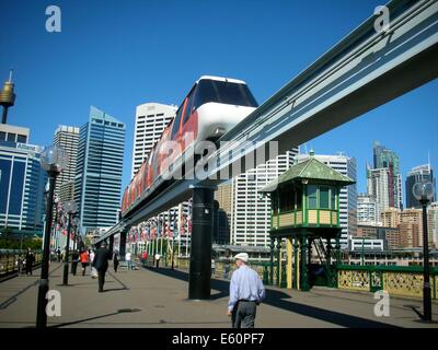 Skytrain durchläuft Circular Quay in Sydney, New South Wales, Australien Stockfoto