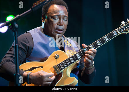 LINCOLN, CA - 26 Juli: George Benson führt auf Thunder Valley Casino Resort in Lincoln, Kalifornien am 26. Juli 2014 Stockfoto