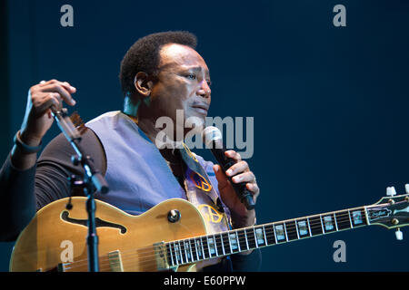 LINCOLN, CA - 26 Juli: George Benson führt auf Thunder Valley Casino Resort in Lincoln, Kalifornien am 26. Juli 2014 Stockfoto