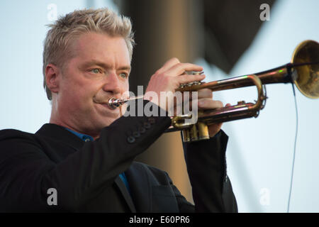 LINCOLN, CA - 26 Juli: George Komsky führt mit Chris Botti im Thunder Valley Casino Resort in Lincoln, Kalifornien am 2. Juli Stockfoto