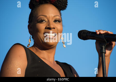 LINCOLN, CA - 26. Juli: Sy Smith führt mit Chris Botti auf Thunder Valley Casino Resort in Lincoln, Massachusetts am 26. Juli 201 Stockfoto