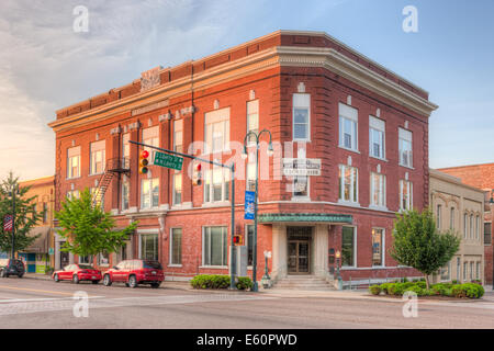 Ein am frühen Morgen Blick auf das historische Pythischen Gebäude, von Lancelot Lodge in Jackson, Tennessee als Pythischen Burg erbaut. Stockfoto