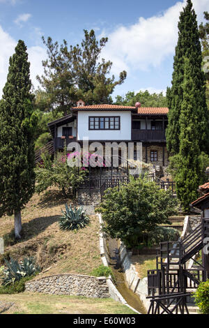 Alten serbischen orthodoxen Kloster Kakovo, Hinterhof Stockfoto