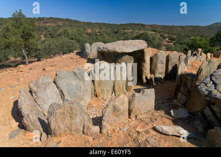 Dolmen von El Pozuelo - zwischen 2500-2200 v. Chr., Zalamea La Real. Huelva Provinz, Region von Andalusien, Spanien, Europa Stockfoto