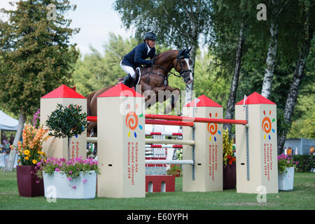 Bratislava, Slowakei. 10. August 2014. Kleis Thomas (GER) auf Pferd For Success Hürde bei Mercedes-Benz Grand Prix Bratislava, Slowakei-Credit überspringt: Lubos Paukeje/Alamy Live News Stockfoto