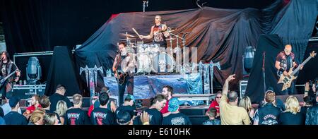 Clarston, MI, USA. 17. Juli 2014. Trivium führt beim Rockstar Mayhem Festival in DTE Energy Musiktheater in Clarkston, MI. © Alexis Simpson/ZUMA Draht/Alamy Live News Stockfoto