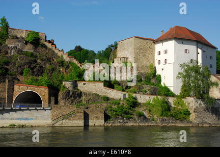 Blick auf die Stadt Passau von der Donau in Niederbayern, Deutschland. Stockfoto