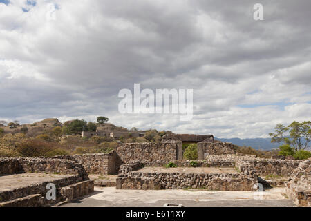 Grab 105 am Monte Albán - Santa Cruz Xoxocotlán, Centro Distrikt, Valles Centrales, Oaxaca, Mexiko Stockfoto