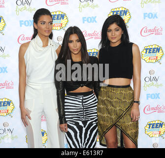 Los Angeles, Kalifornien, USA. 10. August 2014. Kendall Jenner, Kim Kardashian & Kylie Jenner kommt für den Teen Choice Awards 2014 im Shrine Auditorium. Bildnachweis: Lisa O'Connor/ZUMA Draht/Alamy Live-Nachrichten Stockfoto