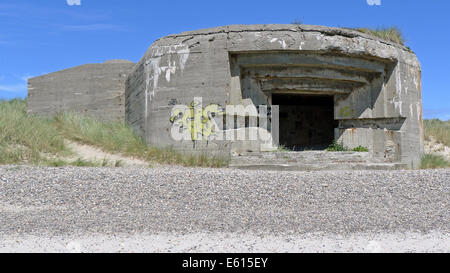 Deutscher Zweiter Weltkrieg Bunker am Strand von Grenen nördlich von Skagen in Dänemark Jütland mit Blick auf das Meer Kattegat übrig