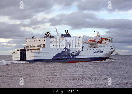 Die Northlink Fähre Hjaltland Aberdeen Harbour in Schottland nach Kirkwall auf Orkney und Shetland Lerwick gebunden Stockfoto