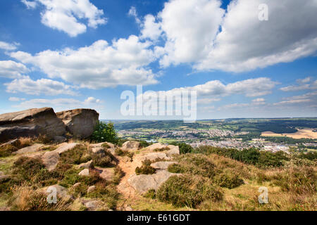 Blick über Otley von Chevin im Sommer West Yorkshire England Stockfoto