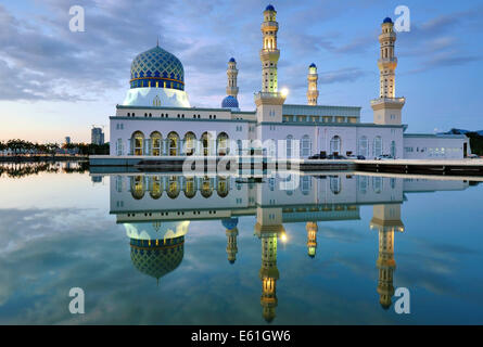 Kota Kinabalu Stadt schwimmende Moschee, Sabah Borneo Ost-Malaysia Stockfoto