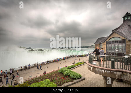 Blick auf die Niagarafälle von der kanadischen Küste, südlichen Ontario Kanada, Nordamerika Stockfoto