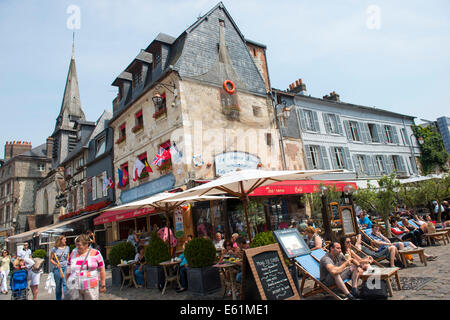 Einem sonnigen Sommertag Honfleur, Normandie Frankreich Europa Stockfoto