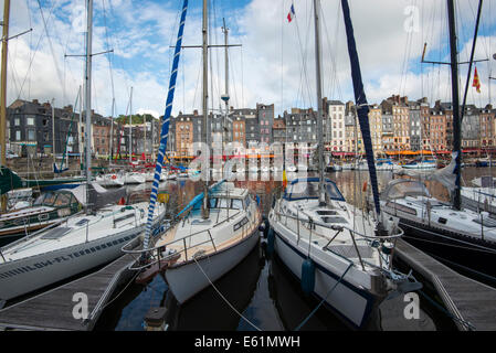 Der Hafen von Honfleur, Normandie Frankreich Europa Stockfoto