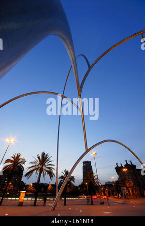 Die Skulptur von Andreu Alfaro, Plaça de Les Drassanes, Hafen von Barcelona, Barcelona, Spanien Stockfoto