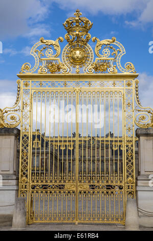 Das goldene Tor, das Schloss von Versailles [Chateau de Versailles] in Frankreich Stockfoto