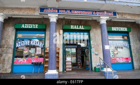 Außenansicht des Azizye Halal Restaurant in Stoke Newington Road London UK KATHY DEWITT Stockfoto