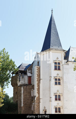 NANTES, Frankreich - 25. Juli 2014: Palast im Schloss der Herzöge der Bretagne in Nantes, Frankreich. Die Burg diente es als Zentrum Stockfoto