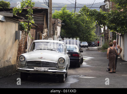 28. Juli 2014 - sowjetischen Oldtimer GAZ-21 "Wolga '', die '' barten '' Art produziert 1962-1970 auf der Straße von Tiflis (Tbilissi), Georgien © Igor Golovniov/ZUMA Draht/Alamy Live News Stockfoto