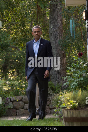 Chilmark, USA. 11. August 2014. US-Präsident Barack Obama macht eine Aussage über den Irak während seines Urlaubs auf Martha's Vineyard Chilmark, USA, 11. August 2014. In seiner Rede kündigte der Präsident, dass er neue irakische Premierminister Haider Al-Abadi, um seine Unterstützung und herzlichen Glückwunsch bieten berufen hatte. Bildnachweis: Rick Friedman/Pool über CNP/Dpa - NO WIRE SERVICE - Credit: Dpa/Alamy Live-Nachrichten Stockfoto